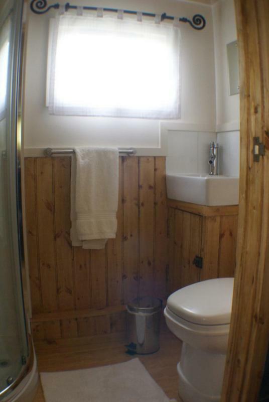 Hotel Shepherdshuts-Southeast à Ashford  Extérieur photo